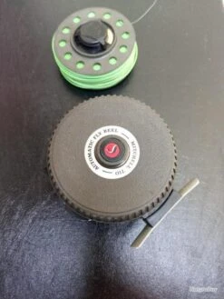 MOULINET MOUCHE AUTOMATIC MITCHELL 710 AVEC SES DEUX BOBINES . PARFAIT ETAT . PETIT PRIX . -Daiwaori Magasin 00003 MOULINET MOUCHE AUTOMATIC MITCHELL 710 AVEC SES DEUX BOBINES . PARFAIT ETAT . PETIT PRIX