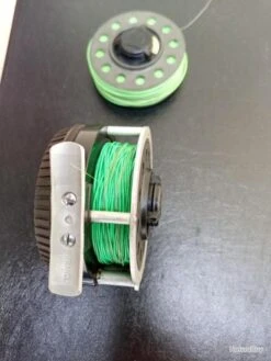 MOULINET MOUCHE AUTOMATIC MITCHELL 710 AVEC SES DEUX BOBINES . PARFAIT ETAT . PETIT PRIX . -Daiwaori Magasin 00004 MOULINET MOUCHE AUTOMATIC MITCHELL 710 AVEC SES DEUX BOBINES . PARFAIT ETAT . PETIT PRIX