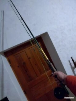 Canne A Mouche En Fibre Avec Moulinet Soie Et Quelque Nimphes Et Mouches -Daiwaori Magasin 00007 canne a mouche en fibre avec moulinet soie et quelque nimphes et mouches