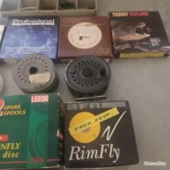 Dam Lot De Moulinets Et Cannes Pro Pour Pêche à La Mouche Et Matériel -Daiwaori Magasin 00021 Lot de moulinets et cannes pro pour peche a la mouche et materiel