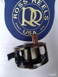 Moulinet Mouche ROSS CANYON N°1 (made In USA).Jamais Servi. Noir Anodisé. Large Arbor. Soie 0 à 3. 19 Moulinet Mouche ROSS CANYON N°1 (made In USA).Jamais Servi. Noir Anodisé. Large Arbor. Soie 0 à 3. -Daiwaori Magasin 00033 Moulinet mouche ROSS CANYON N 1 made in USA .Jamais servi. Noir anodise. Large arbor. Soie 0 a 3